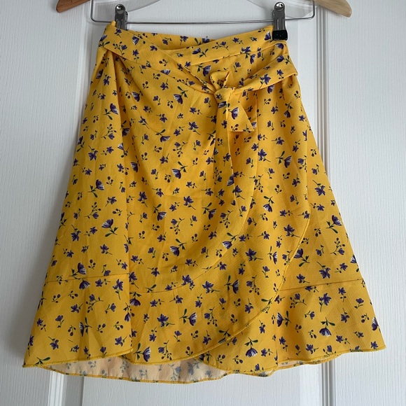 Yellow wrap around high waisted skirt - Picture 1 of 1